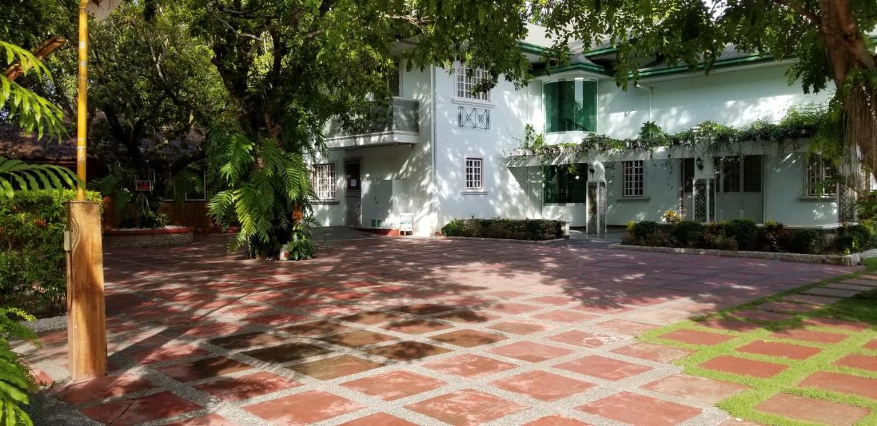 Buenavista Family Inn Tagudin Esterno foto