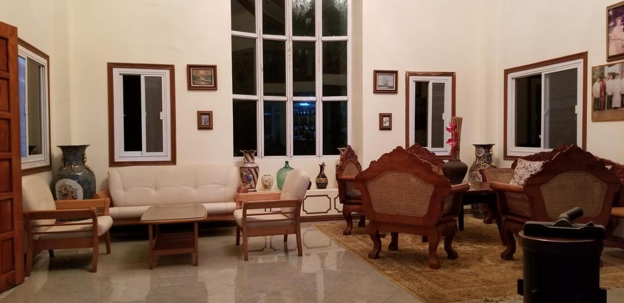 Buenavista Family Inn Tagudin Esterno foto