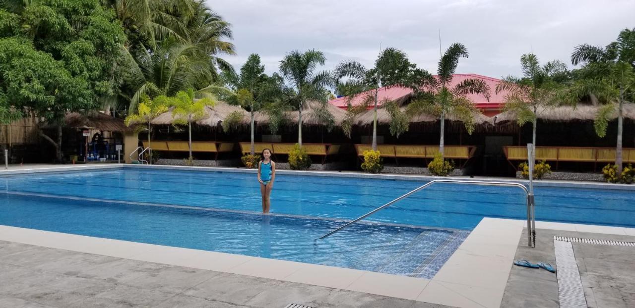 Buenavista Family Inn Tagudin Esterno foto