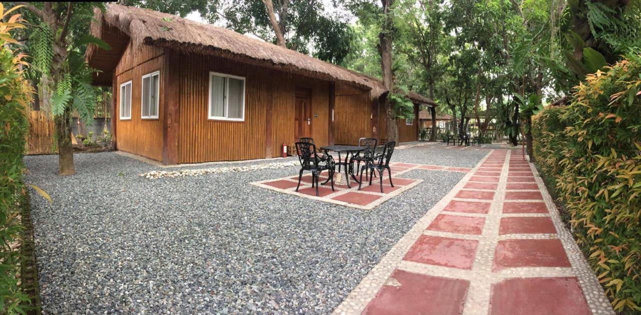 Buenavista Family Inn Tagudin Esterno foto