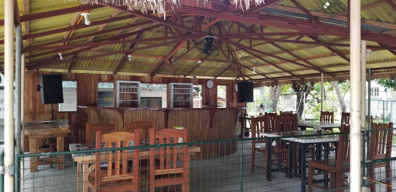 Buenavista Family Inn Tagudin Esterno foto